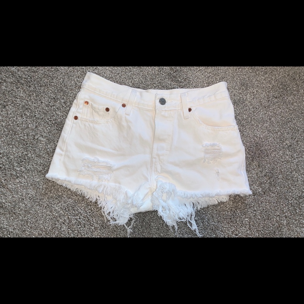 NWOT Levi’s shorts 😍